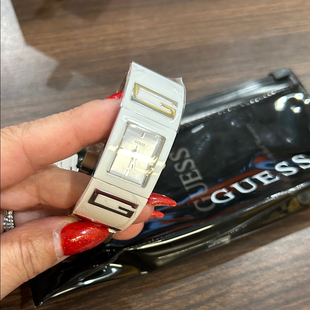 Guess Gold and White Bracelet Watch